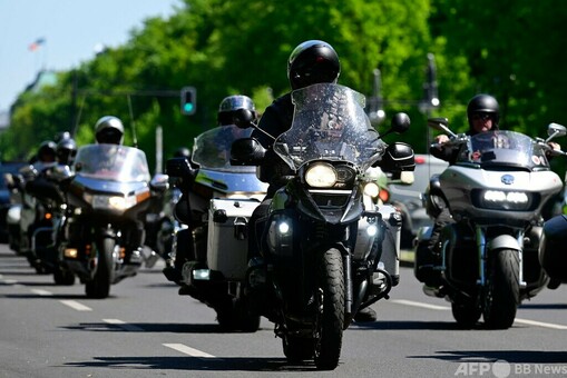 ロシア愛国バイク集団、ベルリンで戦没者記念式典に参加 写真15枚 国際 