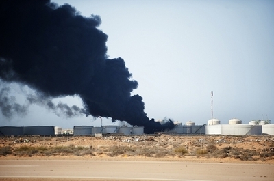 産油量わずか2％、リビア情勢に原油市場が揺れる理由