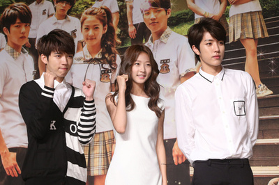 ドラマ「ハイスクール：ラブオン」制作発表会、主演3人も登場