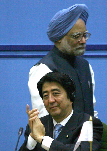 安倍首相、日印経済連携強化を約束