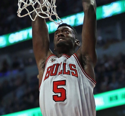 練習中に同僚殴り顎骨折させる ブルズのポーティスが8試合出場停止