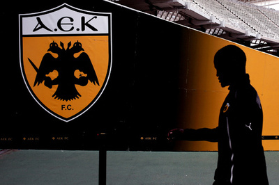 サッカーサポ同士が衝突、男性1人が刺されて死亡 ギリシャ