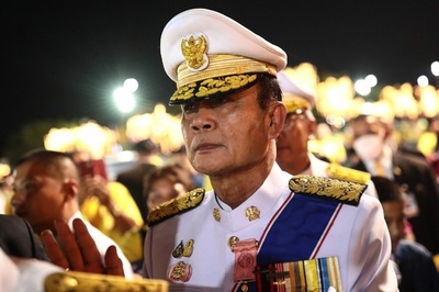 タイ首相、無罪判決で失職回避 民主派反発