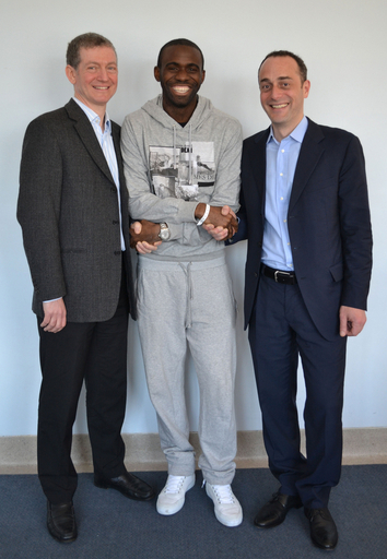 ボルトンのムアンバが退院