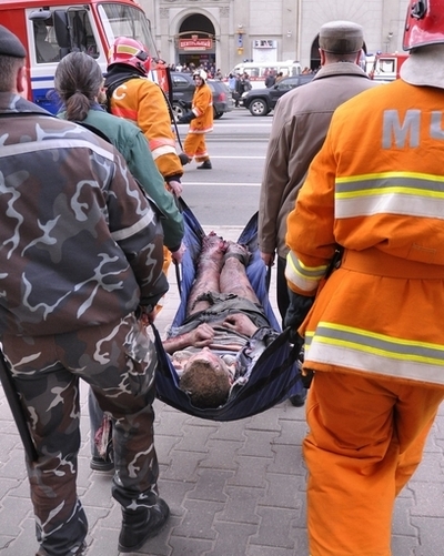 ベラルーシ首都の地下鉄駅で爆発、11人死亡 「テロ」と断定