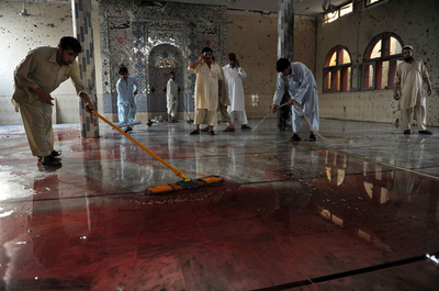 パキスタンのモスクに自爆攻撃、61人死亡