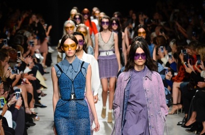 「ヴェロニク・ルロワ」17年春夏