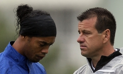 ロナウジーニョ 南米予選に向けたブラジル代表メンバーから外れる