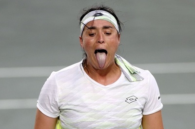 ジャバーがチャールストンOP決勝進出 雨天中断後に形勢逆転 