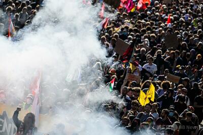 仏全土でマクロン大統領への抗議デモ、混乱の一日に