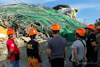 マニラ近郊の建設中ビルが倒壊、19人閉じ込めの恐れ