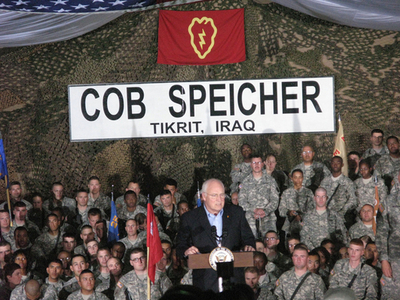 「泊まっても意外と安全？」 米副大統領、軍基地に1泊 - イラク