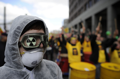 ドイツで反原発デモ、20万人以上参加