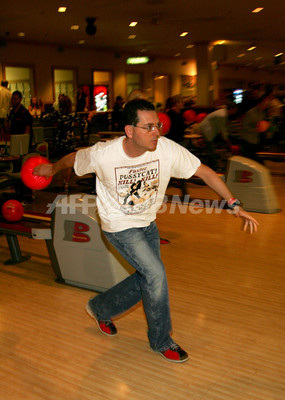 第9回シネベガス映画祭 ボーリング大会開催 写真14枚 ファッション ニュースならmode Press Powered By Afpbb News