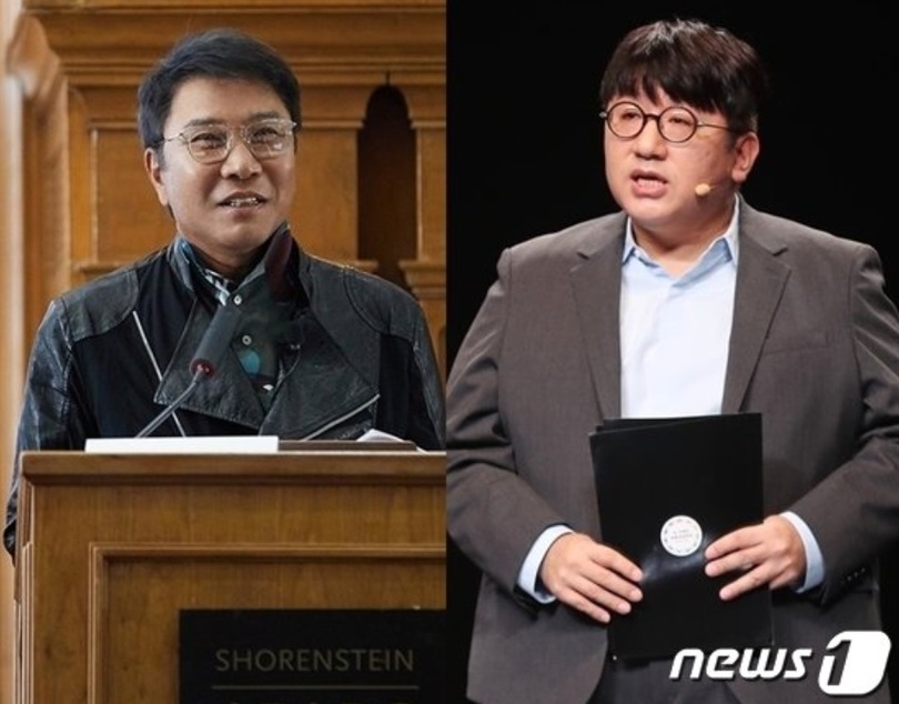 イ・スマン氏（左）とHYBEのバン・シヒョク議長（c）news1