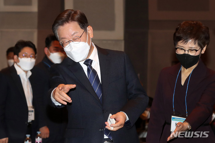 韓国与党「共に民主党」の大統領候補のイ・ジェミョン(李在明)氏(c)NEWSIS