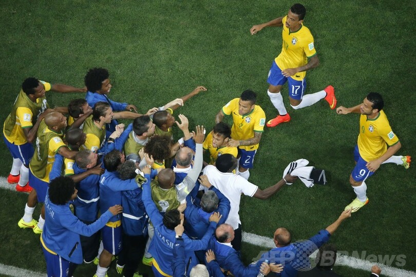 ブラジルが開幕戦でクロアチア下す、ネイマールが2得点