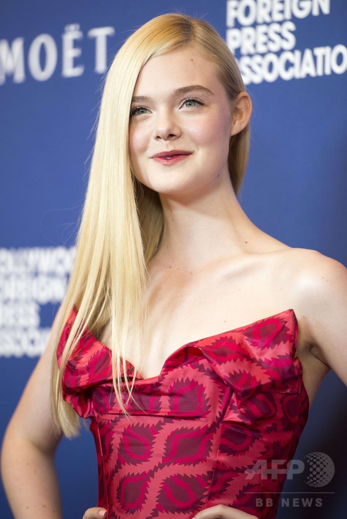 エル・ファニング、ハリウッド外国人映画記者協会の昼食会で着用したのは・・・ 写真12枚 国際ニュース:AFPBB News