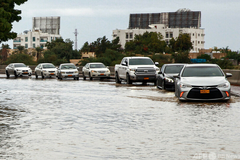 オマーン首都で洪水