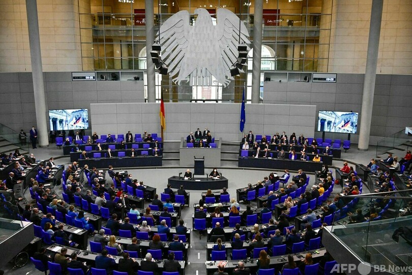 自由と束縛分ける壁を壊して ウクライナ大統領、独議会で演説