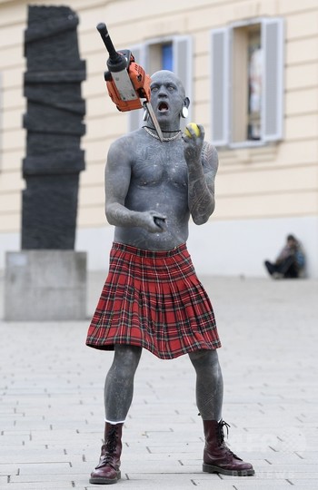 世界一 のタトゥー男 ウィーンに現る 写真10枚 国際ニュース Afpbb News