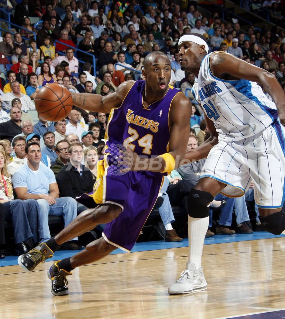 レイカーズ 対 ホーネッツ