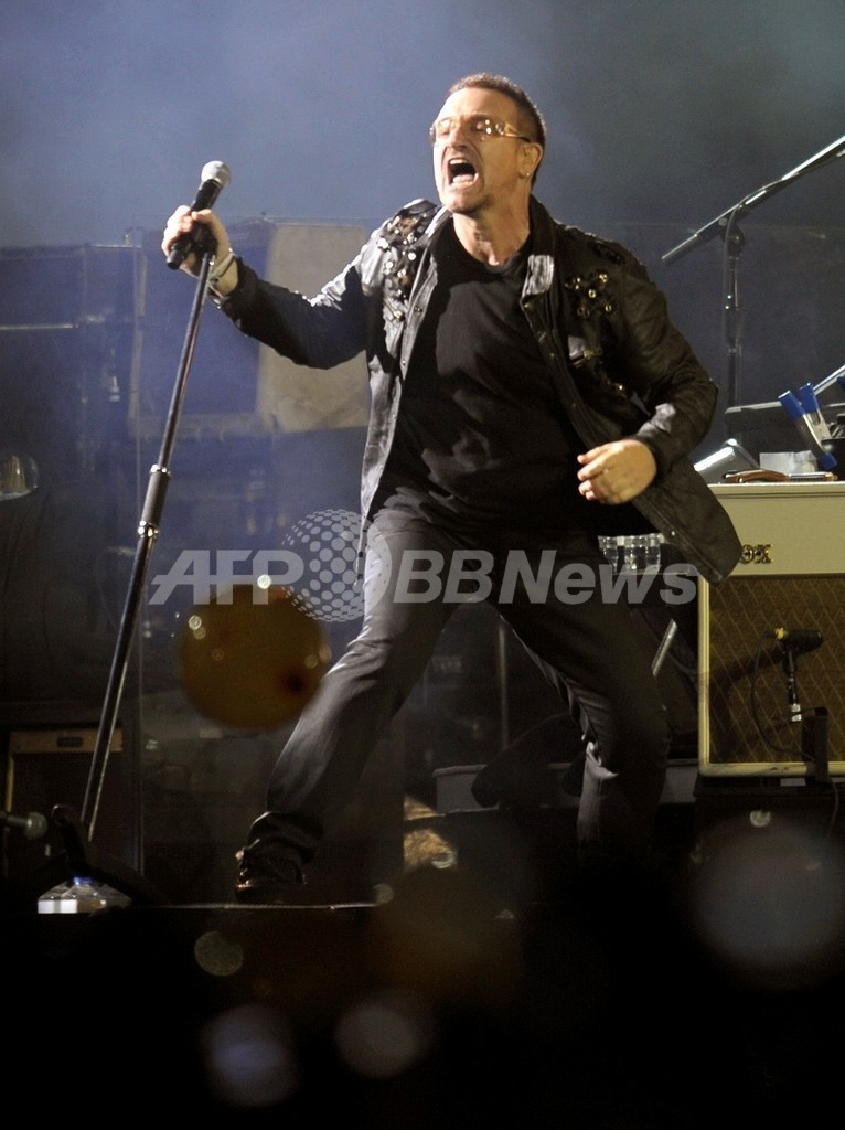 U2のワールドツアー初日でもマイケルさん追悼