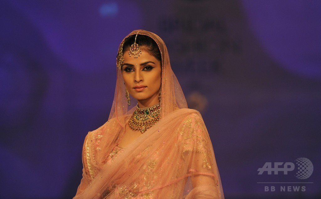 豪華なクチュールが勢ぞろい、インド・ブライダル・ファッション・ウィーク
