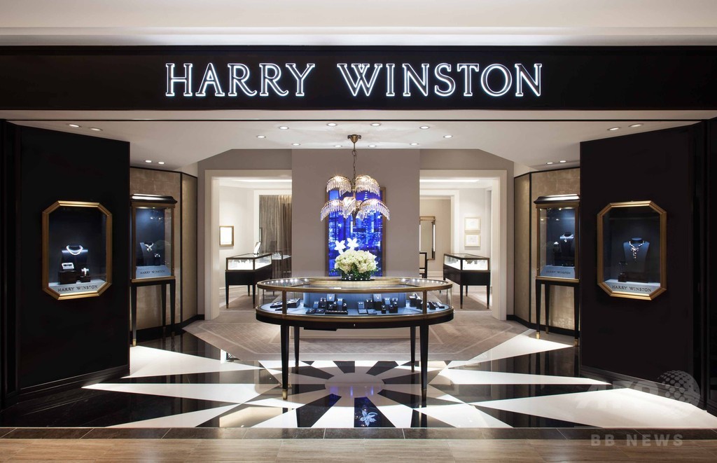 阪急うめだ本店に「ハリー・ウィンストン」直営サロンがオープン