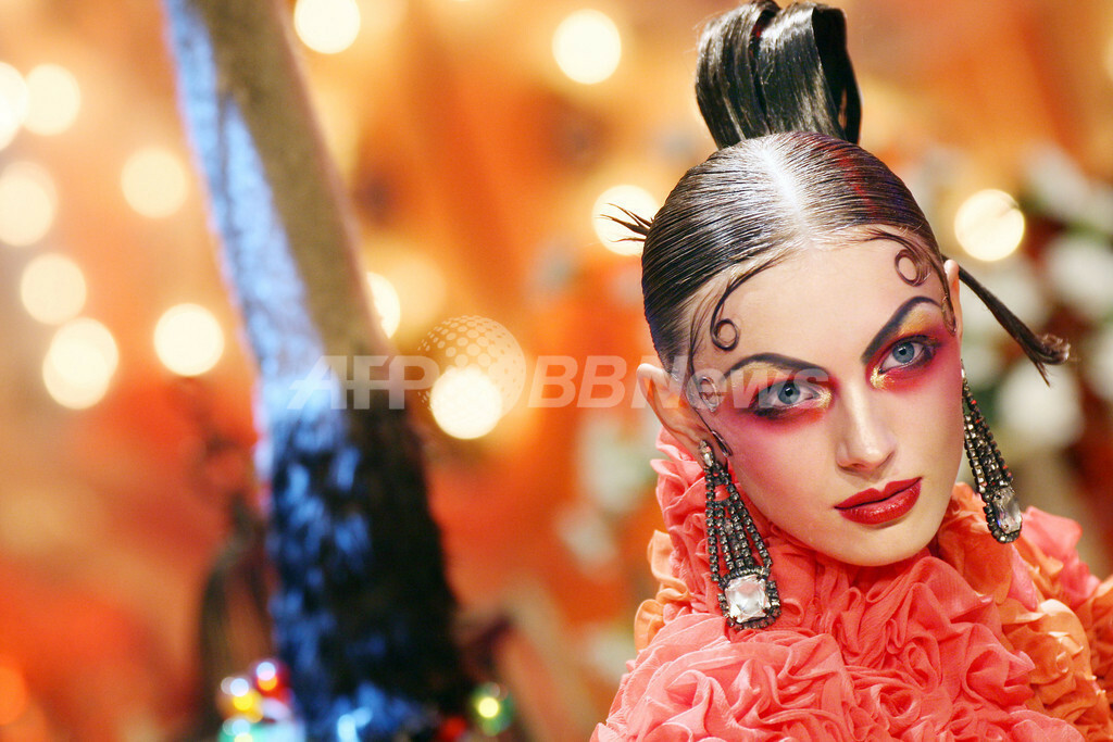 08年春夏パリ・コレクション＞ジョン・ガリアーノ、新作を発表 写真30