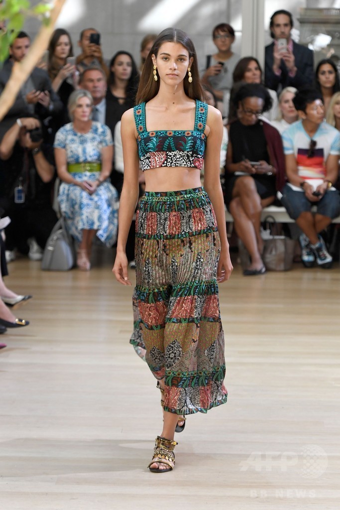 「オスカー・デ・ラ・レンタ」17年春夏