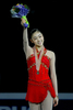 フィギュアスケート四大陸選手権2009（%%ISU Four Continents Figure Skating Championships 2009%%）女子シングルで初優勝を果たし、表彰式で観衆の声援に応える韓国の金妍児（%%Yu-Na Kim%%、キム・ヨナ）。（2009年2月6日撮影）(c)AFP/Getty Images/Matthew Stockman