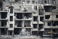 シリアの首都ダマスカス近郊の反体制派支配地区、東グータの破壊された建物（2018年2月25日撮影）。(c)AFP PHOTO / ABDULMONAM EASSA