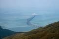 中国の香港、マカオ、広東省珠海を結ぶ港珠澳大橋（2018年10月7日撮影）。(c)ANTHONY WALLACE / AFP