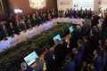 コロンビアの首都ボゴタで開かれたリマ・グループの会合に出席した各国外相ら。コロンビア大統領府提供（2019年2月25日撮影）。(c)AFP PHOTO - Colombian Presidency