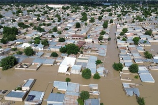 ナイジェリア北東部で大規模浸水 2万3000世帯超に被害