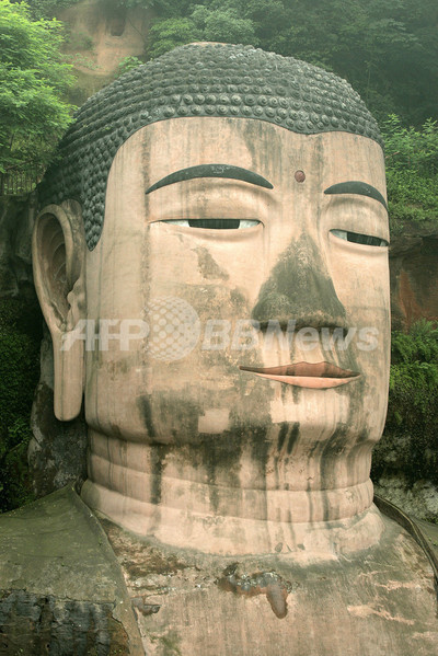 世界最大中国の巨大仏「楽山大仏」、化粧直しへ 写真3枚 国際ニュース
