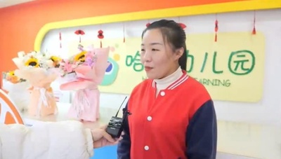 3歳幼稚園児が熱性けいれん 教員が路上にひざまずいて助けを求める 中国