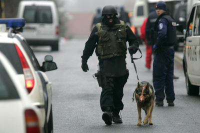 フィンランドの学校で発砲事件、8人死亡