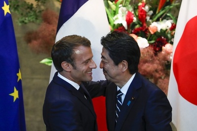 仏大統領が来日、G20控え 首脳会談で強固な日仏関係強調
