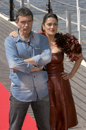 カンヌ映画祭、サルマ・ハエックとA・バンデラスが登場