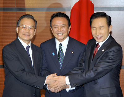 日中韓首脳会議、北朝鮮核放棄に向け協議継続で一致 共同声明発表