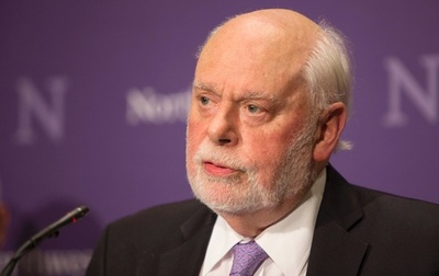 ノーベル化学賞の米大教授「私は賢くない」、トランプ氏をチクリ