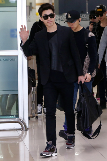 スーパージュニアエム、中国の音楽賞授賞式から帰国