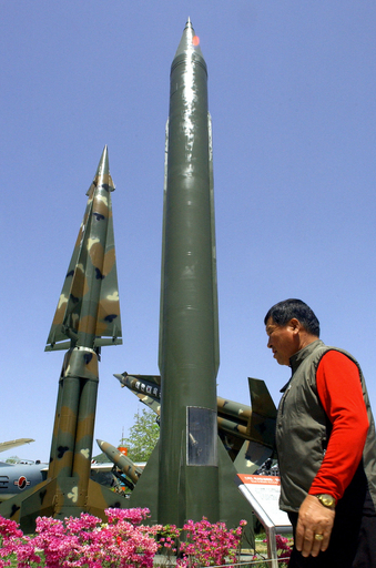 「北朝鮮は米国が攻撃できる長距離弾道ミサイル開発が可能」、米陸軍情報部長官 - 米国