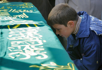 トルコ民間航空機墜落、犠牲者の葬儀が行われる