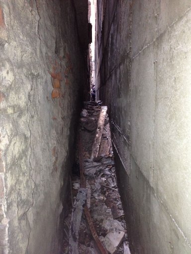 9.11テロの機体の着陸装置発見か、ビルの隙間から 米ニューヨーク