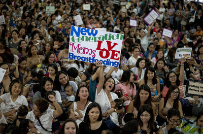 米がWHOの母乳推進決議阻止？ 企業利益優先の一例と米紙指摘