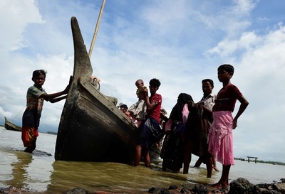 ロヒンギャ乗せたボートの沈没相次ぐ、少なくとも99人死亡