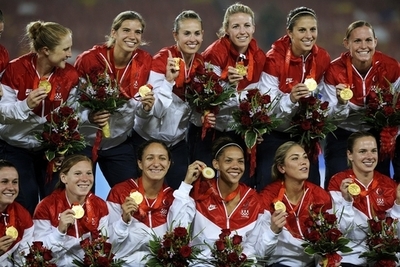 米国女子 延長戦の末ブラジルを下し五輪連覇